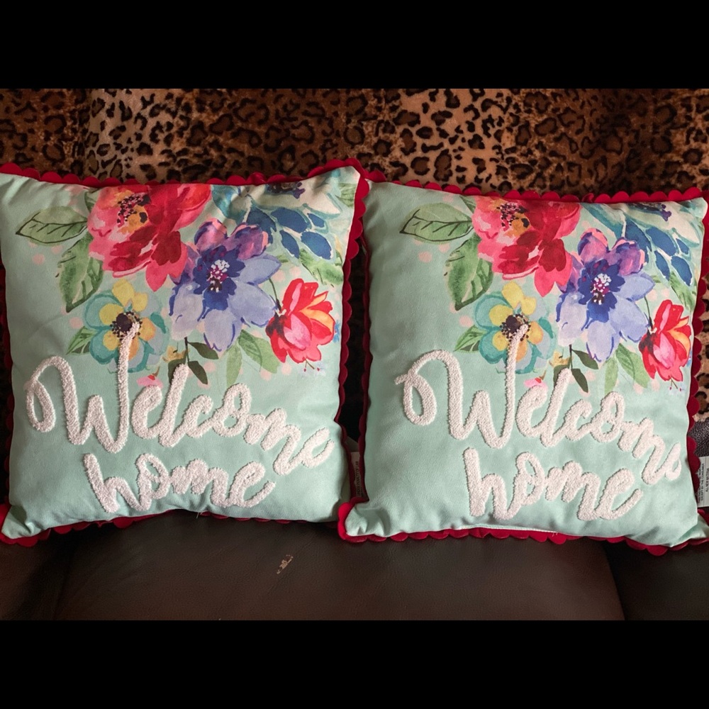 Set of 2 cushion set